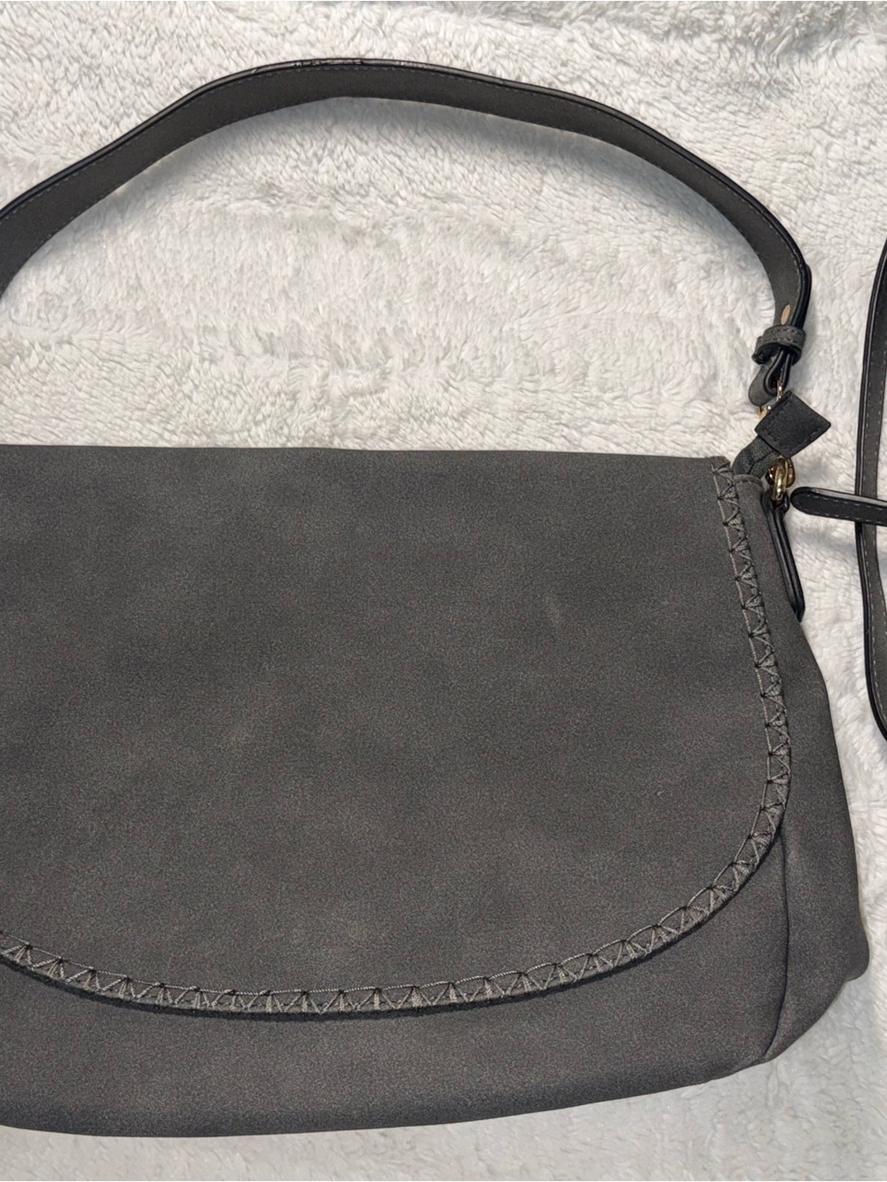 NWOT Jen & Co Gray Faux Suede Crossbody/Shoulder Bag w/ Whipstitch Detail
